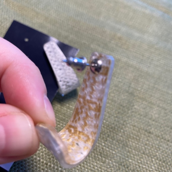 Color by Amber “hush” earrings - Picture 3 of 4